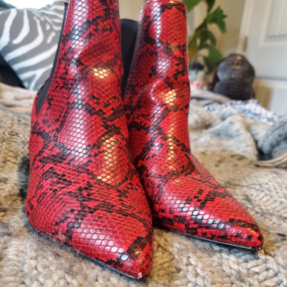 FAUX SNAKESKIN BOOTIES - Picture 6 of 7